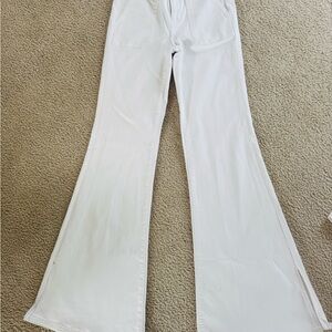 American Eagle Outfitters White Flare Jeans (4 long)